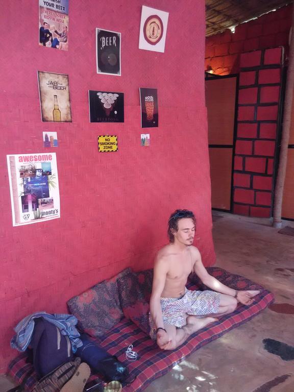 Bricks And Bamboo Hostel Anjuna Dış mekan fotoğraf