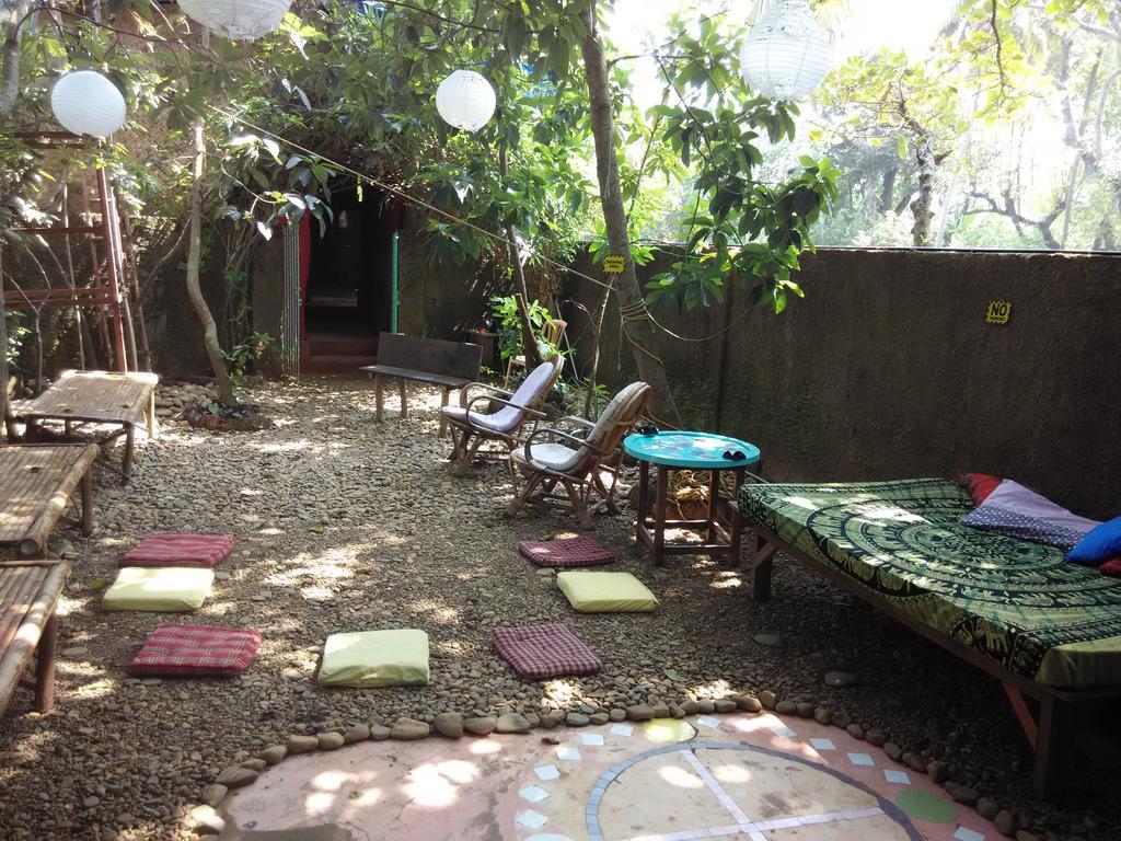 Bricks And Bamboo Hostel Anjuna Dış mekan fotoğraf
