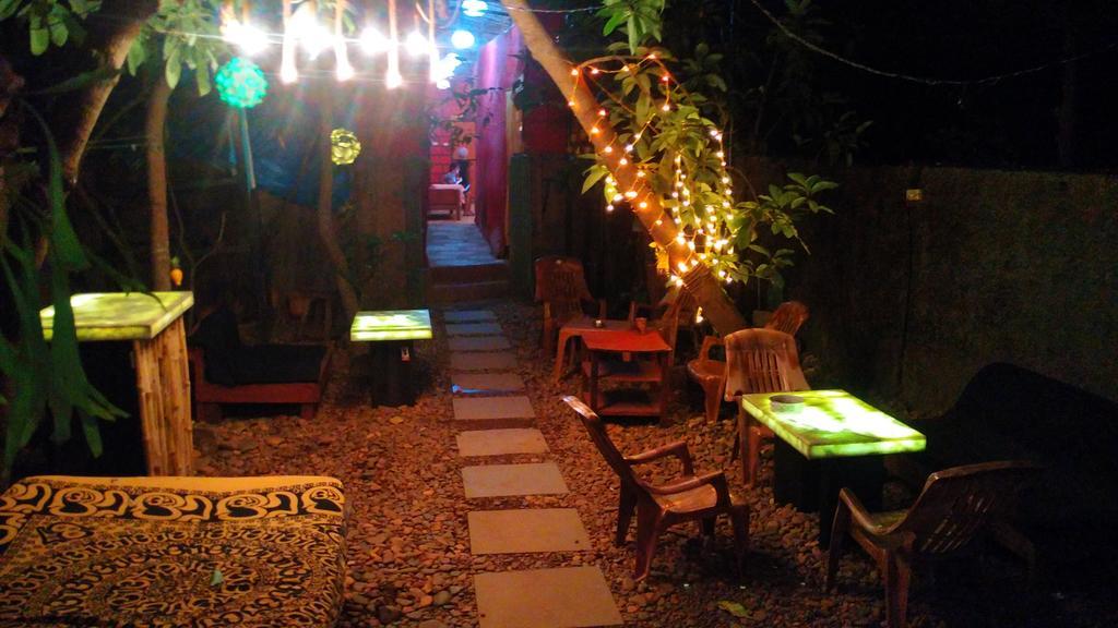 Bricks And Bamboo Hostel Anjuna Dış mekan fotoğraf